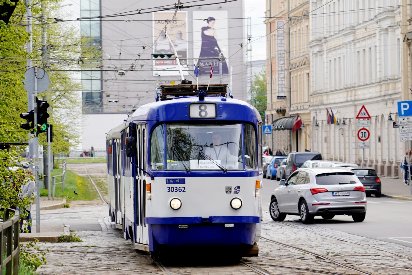 8. maršruta tramvajs "Mīlgrāvis - Tapešu iela".