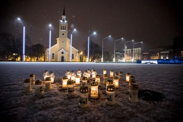 Hommik pärast tulistamist Vabaduse väljakul.