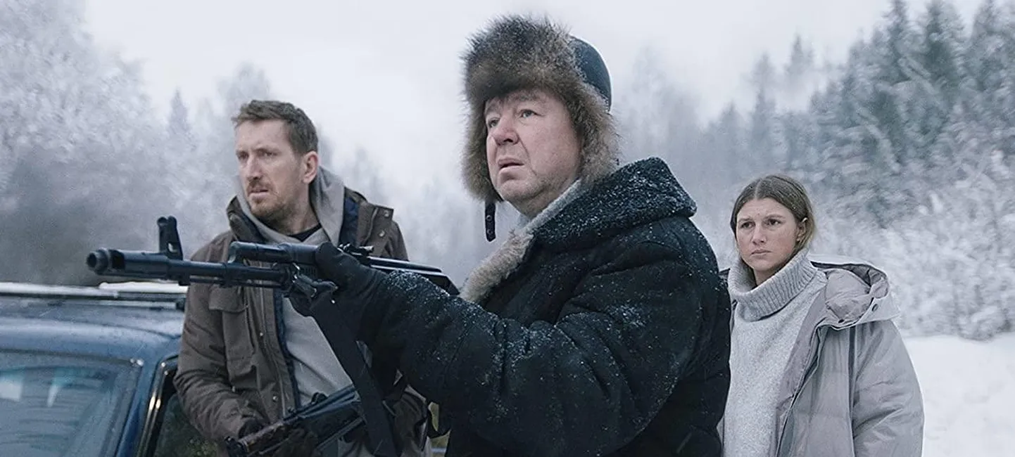 Kirill Käro Sergeina, isa Borissi kehastab Aleksandr Robak ning eksnaist Irinat Mariana Spivak Netflixis jooksvas sarjas «Järve äärde».