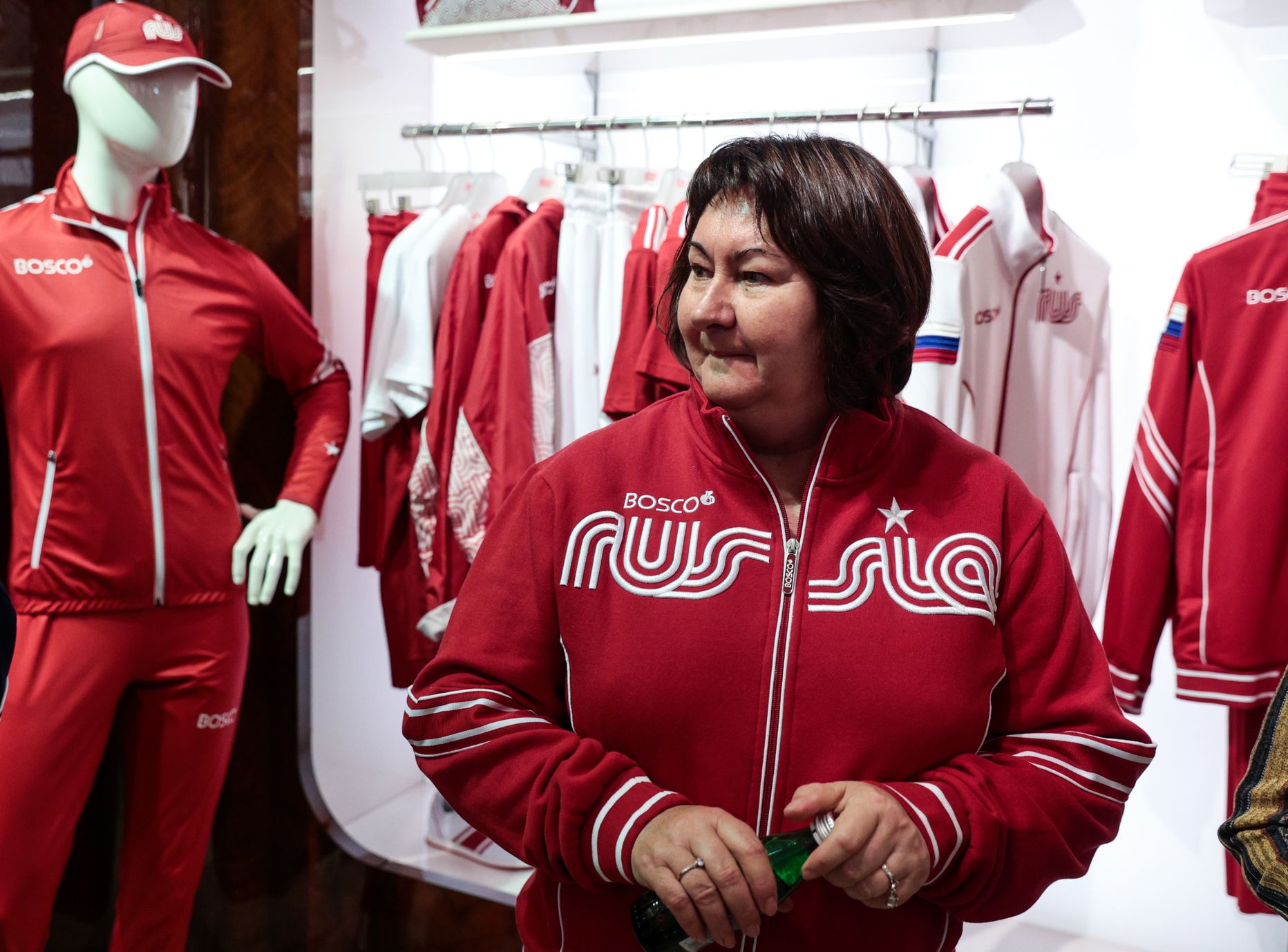 Тренера олимпийской сборной. Олимпийские костюмы сборной России 2022.