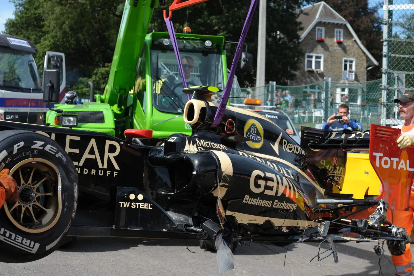 Romain Grosjeani auto pärast õnnetust.
