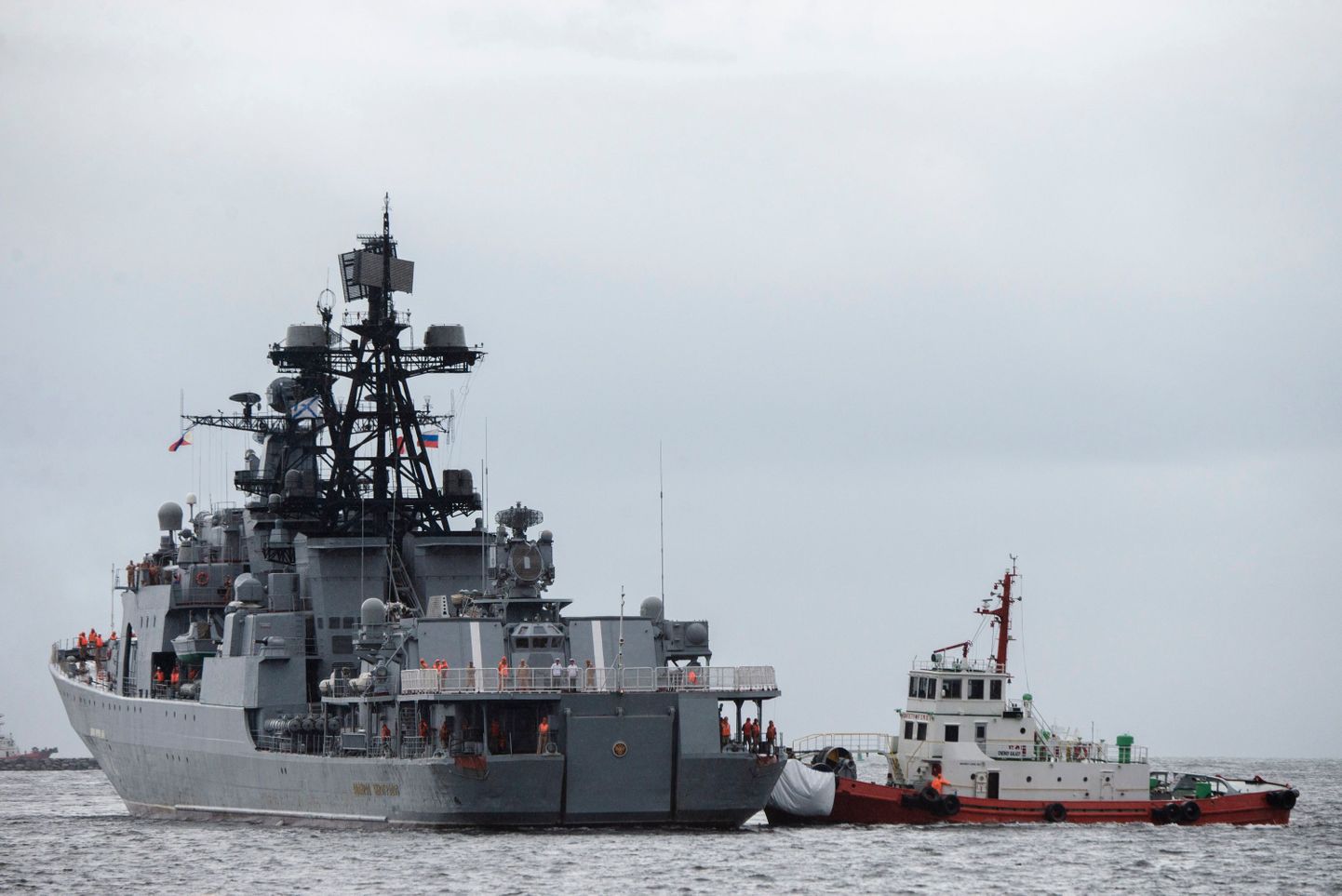 Vene suur allveetõrjelaev Admiral Vinogradov eelmise aasta juunis Manila sadamasse saabumas.