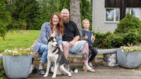 Tallinnast pärit Klarika ja ameeriklane David valisid laste kasvatamiseks tillukese Oandu küla