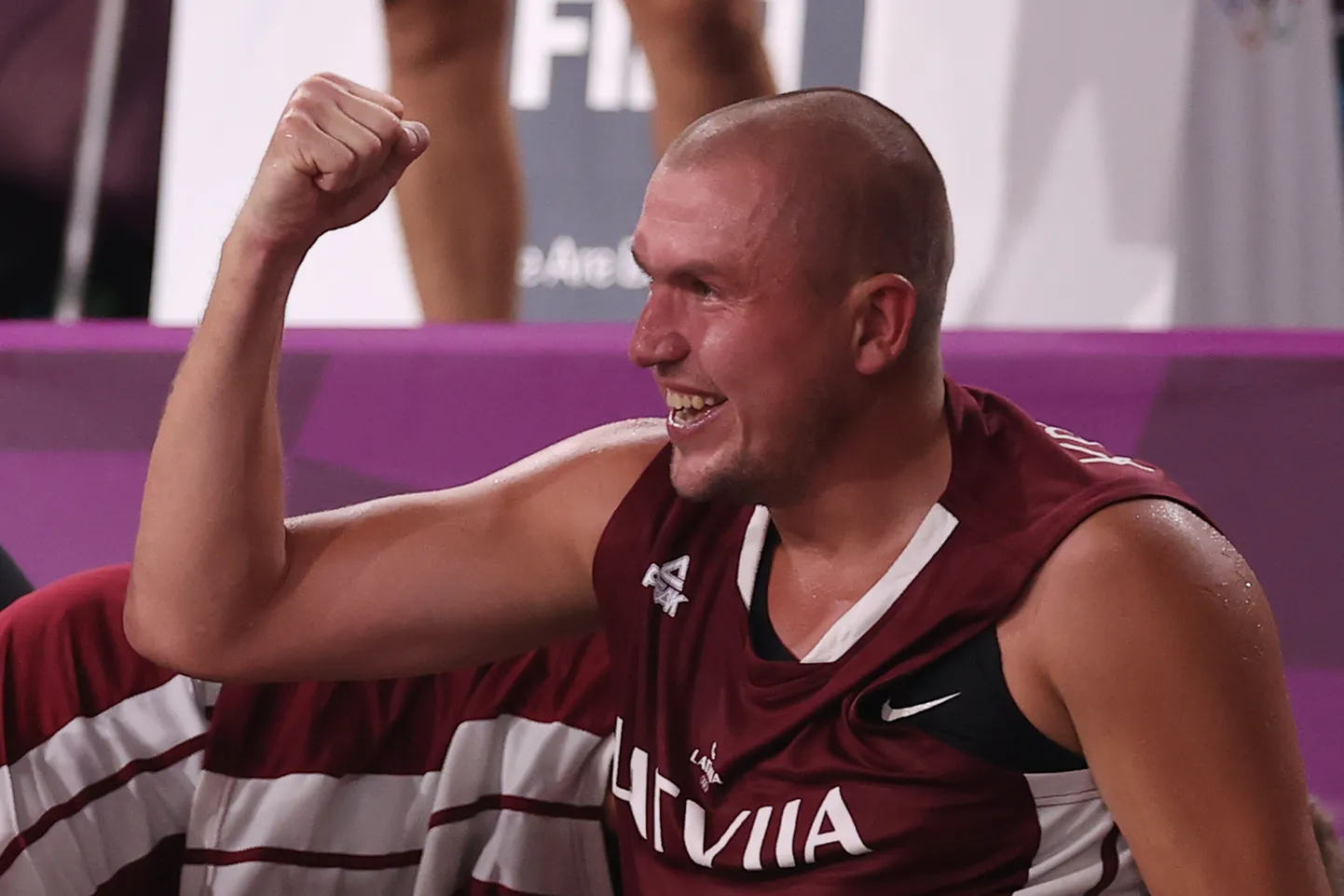 Edgars Kruminš rõõmustab olümpiavõitjana.