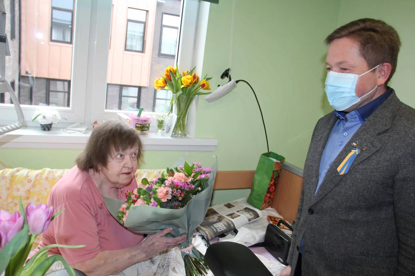 Teiste seas käis Aili Miksi õnnitlemas ka Otepää vallavanem Jaanus Barkala.