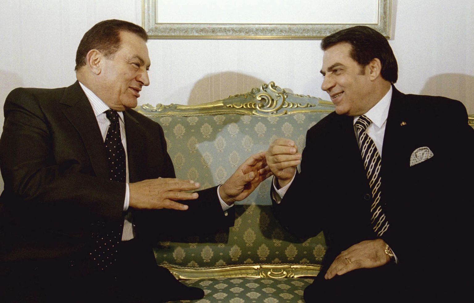 2001. aastal kohtusid Tuneesia toonane president Zine al-Abidine Ben Ali (paremal) ja Egiptuse riigipea Hosni Mubarak (vasakul) Tuneesias Kartaago palees.