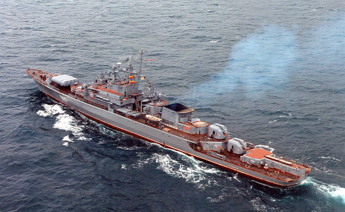 Arctic Sea'd turvab Musta mere laevastiku vahilaev Ladnõi (pildil).