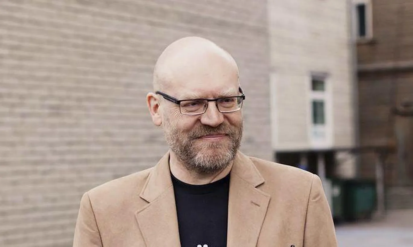 Sven Kivisildnik astub luulega üles laupäeva õhtul pubis Veerev Õlu.