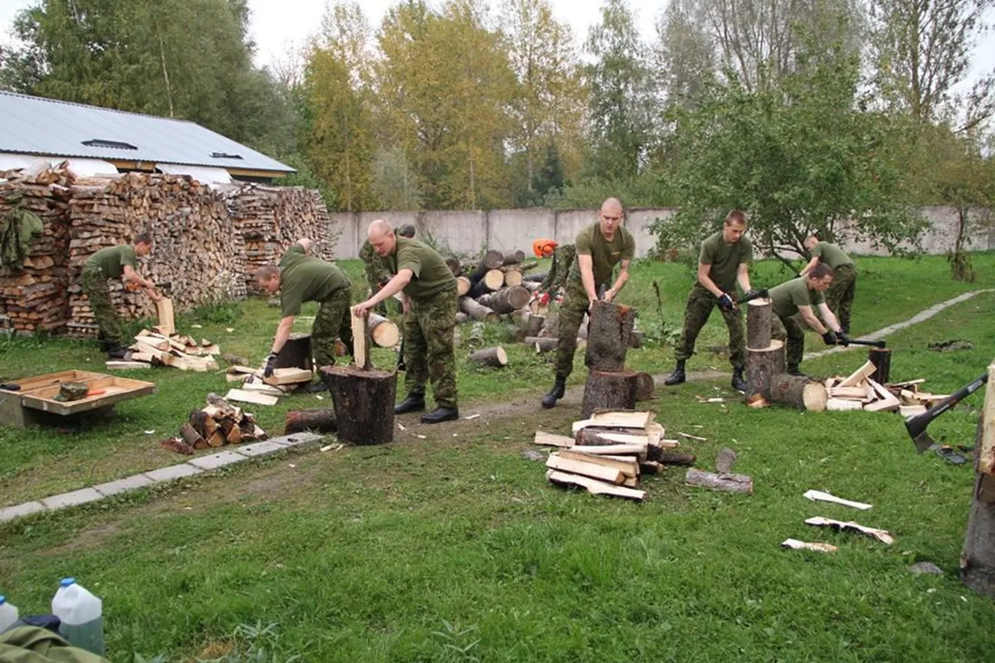 Usinad kadetid tööhoos.