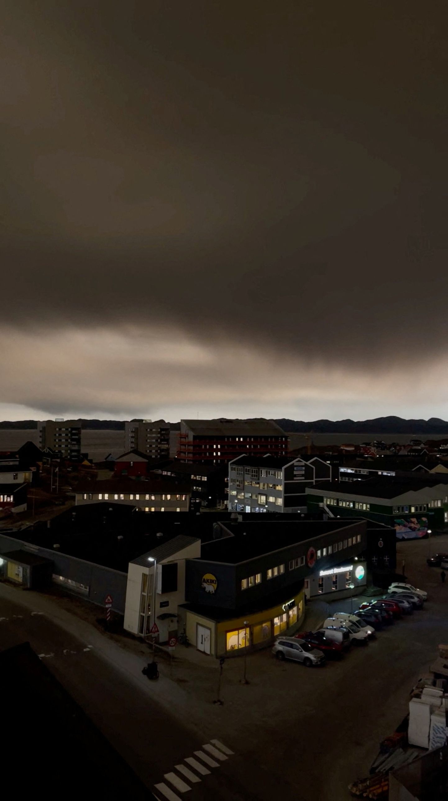 Kanada metsatulekahjude suits muutis pimedaks Gröönimaa taeva.
