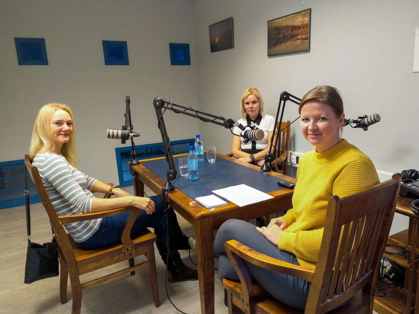 Taskuhäälingu saates vestlesid lastekaitse töövõitudest ja murekohtadest Pärnu linna lastekaitsespetsialist Sille Tohver, Tori valla lastekaitsenõunik Liina Lelov-Aasmaa ja ajakirjanik Helen Clark.