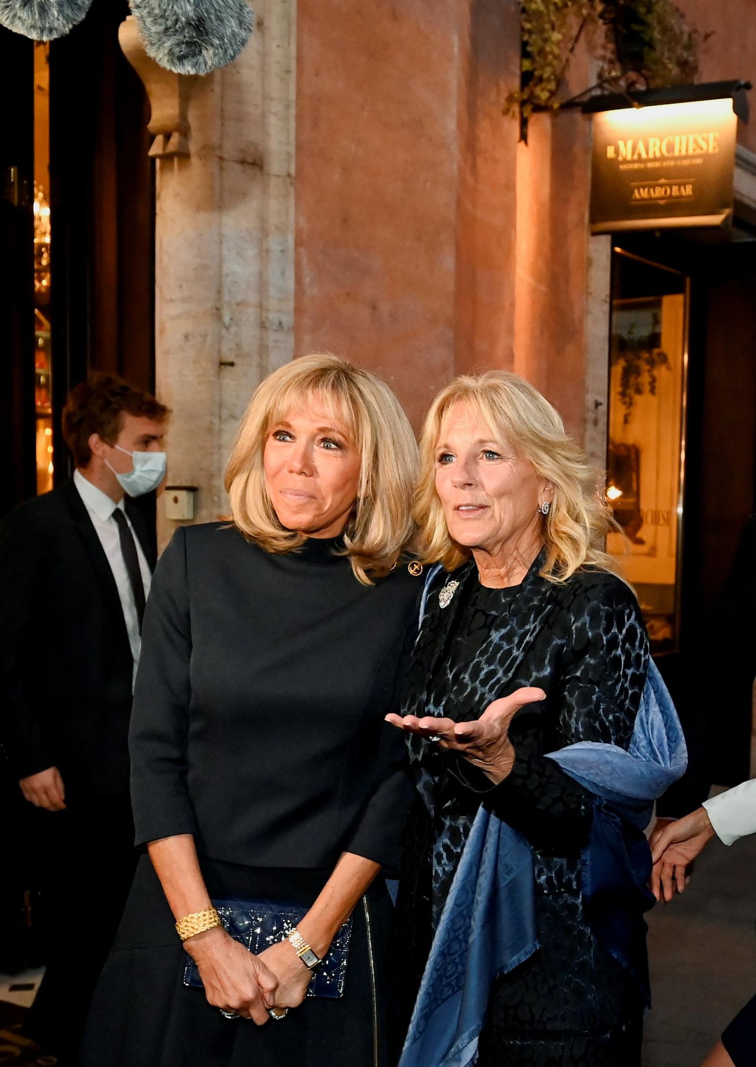 Brigitte Macron ja Jill Biden veetsid G20 tippkohtumise ajal aega Roomas restoranis. 
