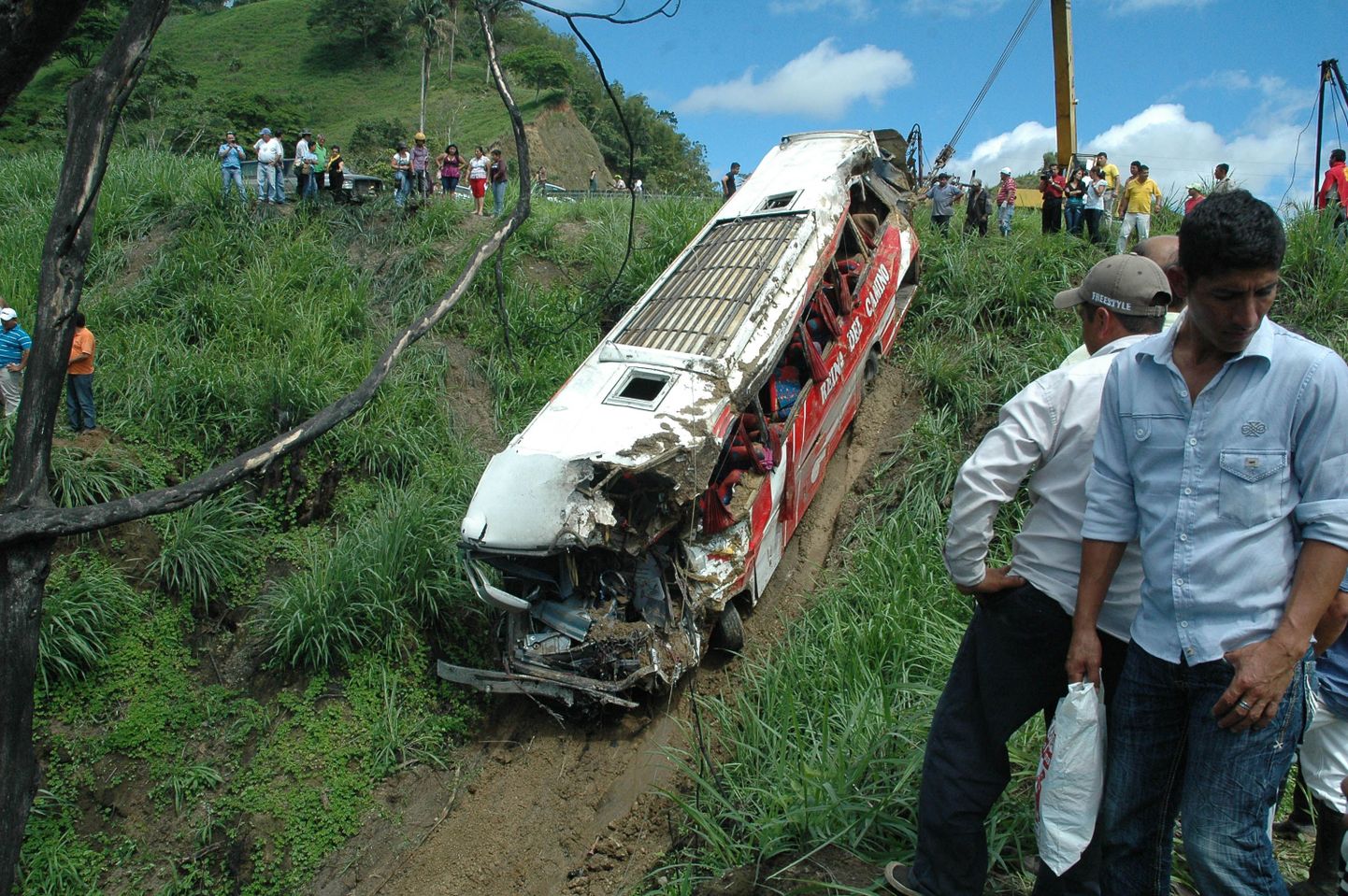 Ecuadoris hukkus bussiõnnetuses 35 inimest.