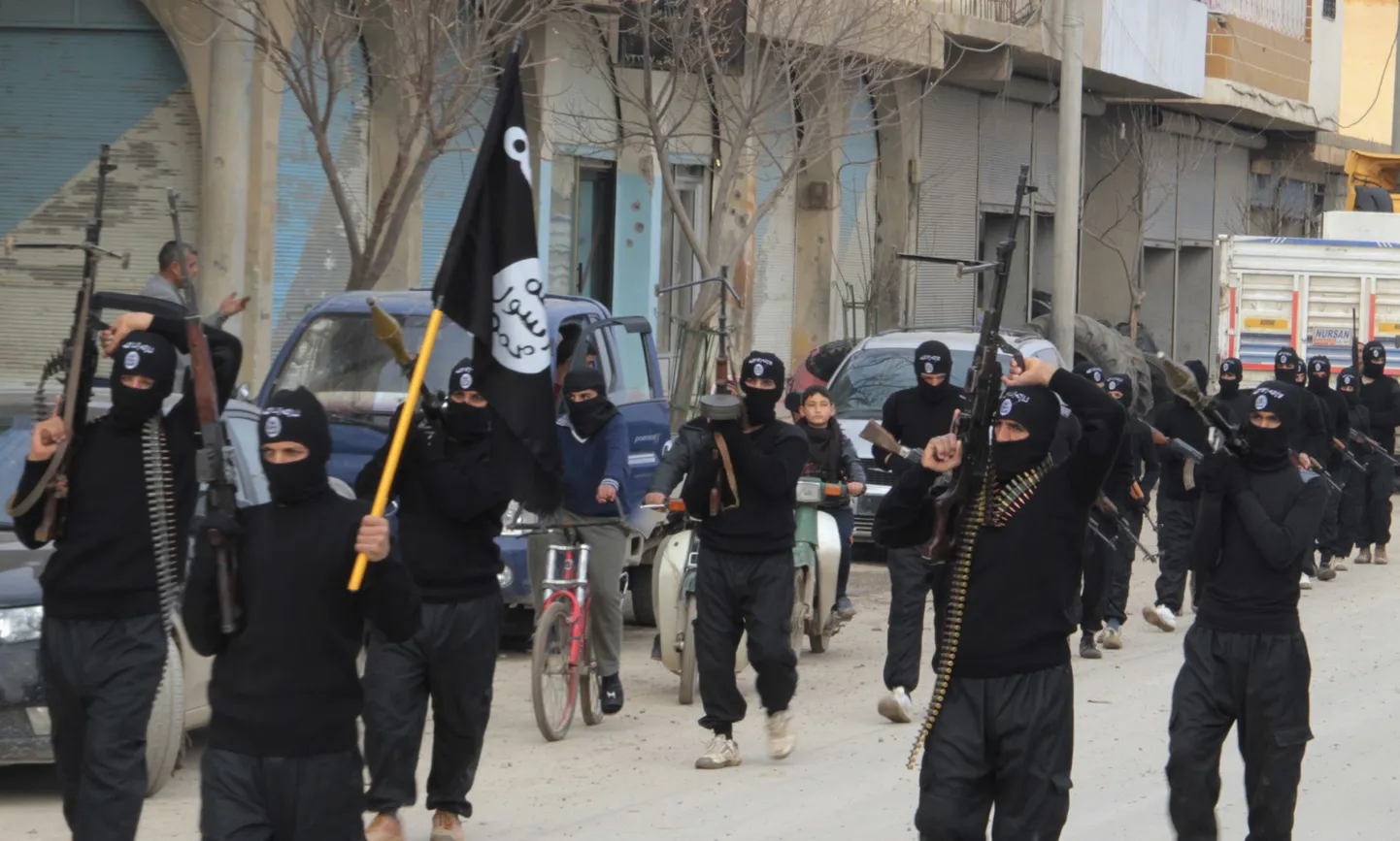 Al-Qaedaga seotud rühmituse ISIL võitlejad