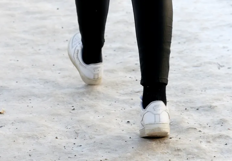 Mõistlik inimene paneb talvel säärega sokid jalga.