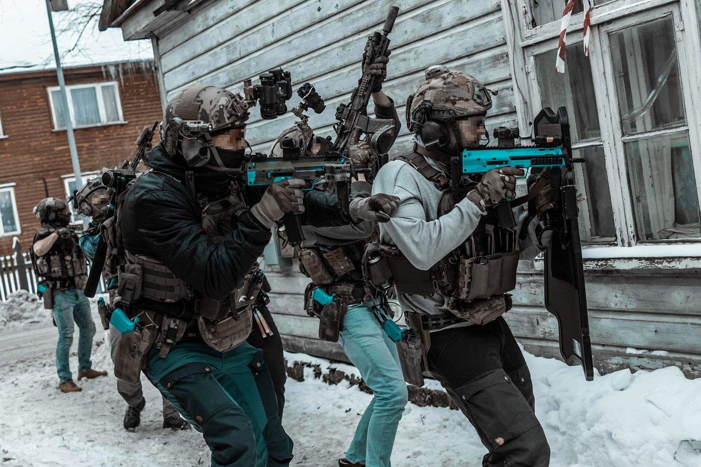 Möödunud aasta detsembris korraldas erioperatsioonide väejuhatus Saaremaal rahvusvahelise õppuse, mille eesmärk oli harjutada kriisiaja tegevusi ning mängida läbi realistlikke stsenaariume koostöös K-komando, Kaitsepolitseiameti ja välispartneritega.