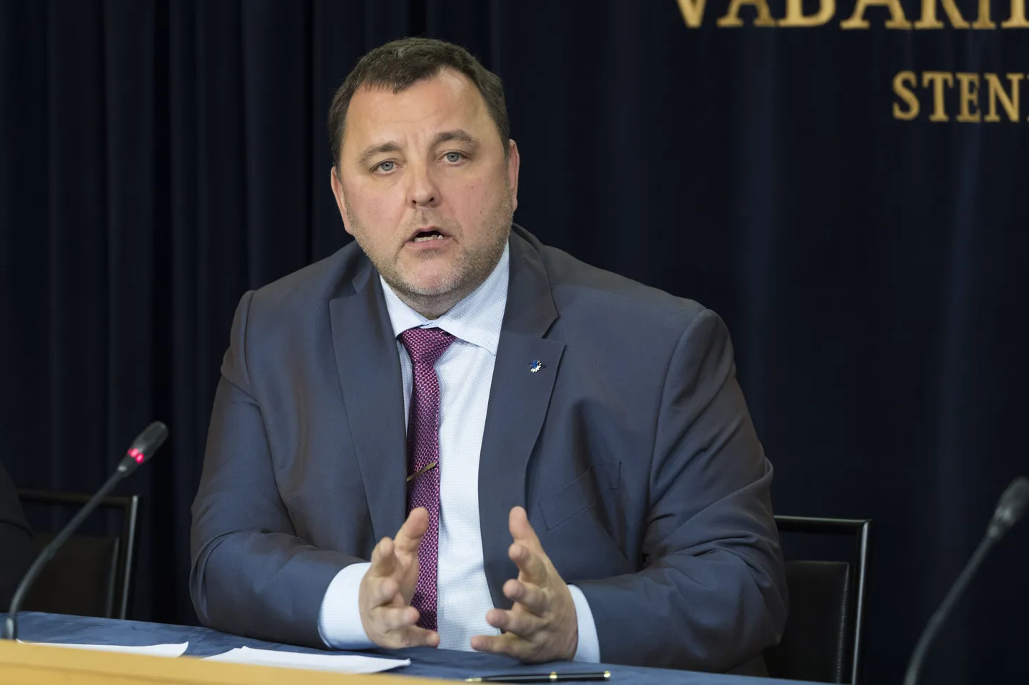 Rahandusminister Sven Sester.