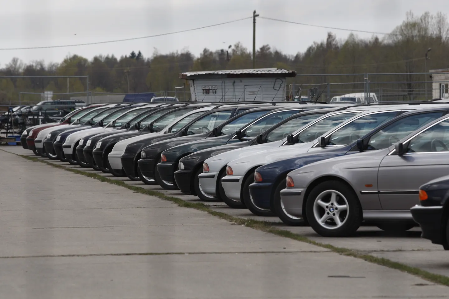 Autoturg.