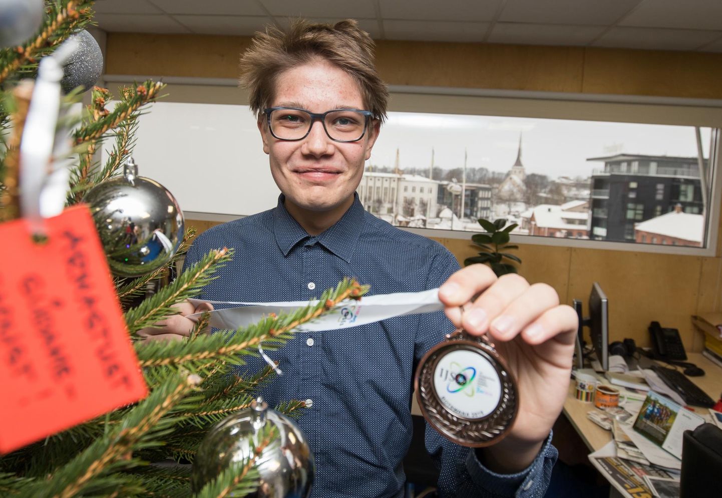 Rakvere gümnaasiumi põhikooli lõpuklassi noormees Kristjan Tropp naasis rahvusvaheliselt loodusteaduste olümpiaadilt pronksmedaliga.
