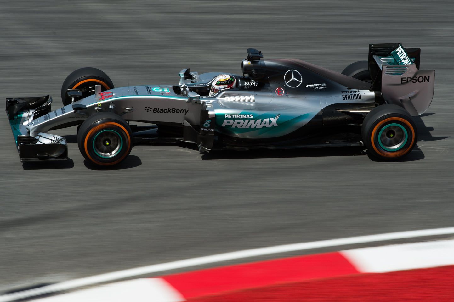 Lewis Hamilton teisel vabatreeningul.