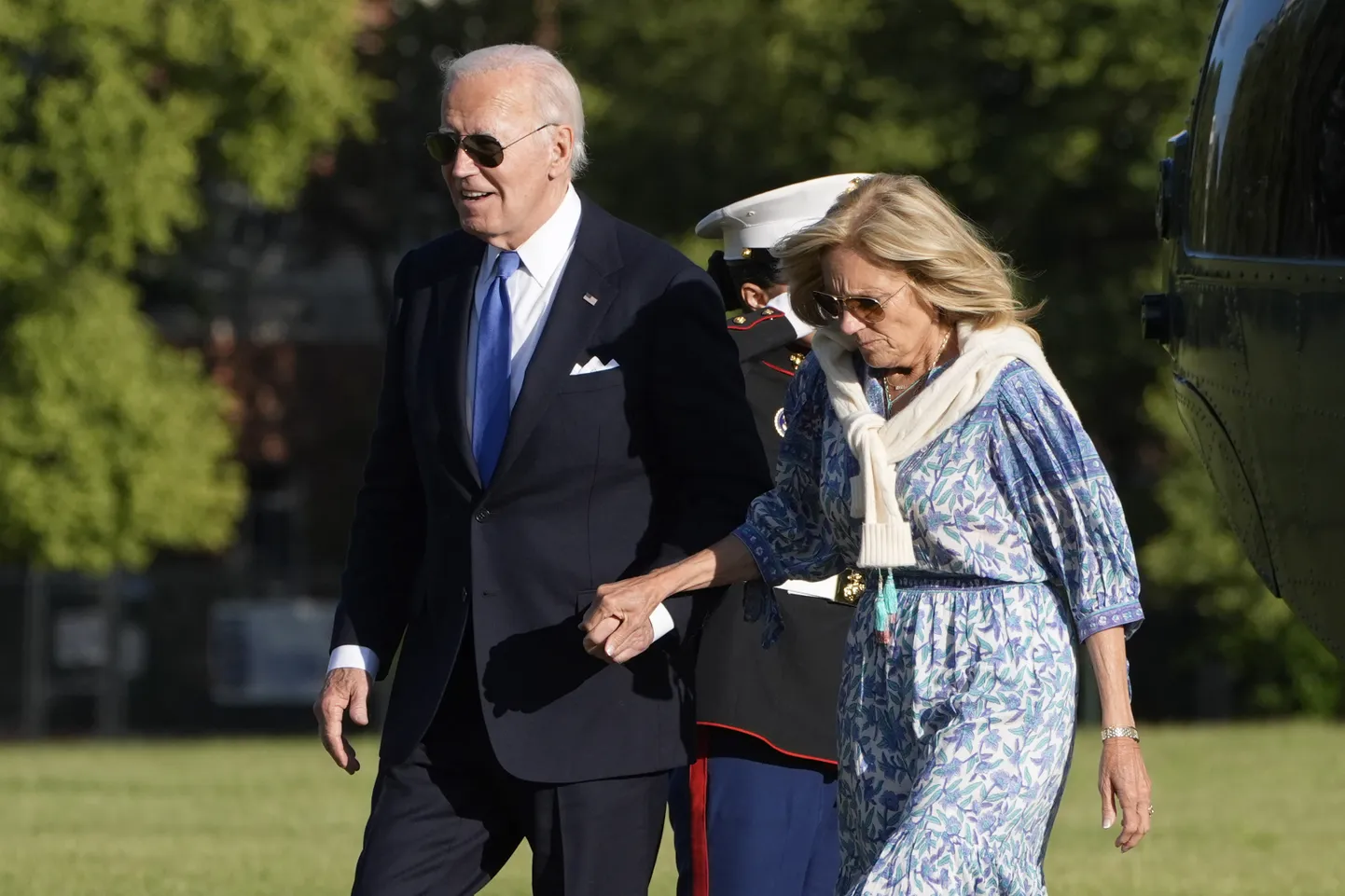 USA president Joe Biden koos abikaasa Jilliga esmaspäeval Washingtoni naasmas.