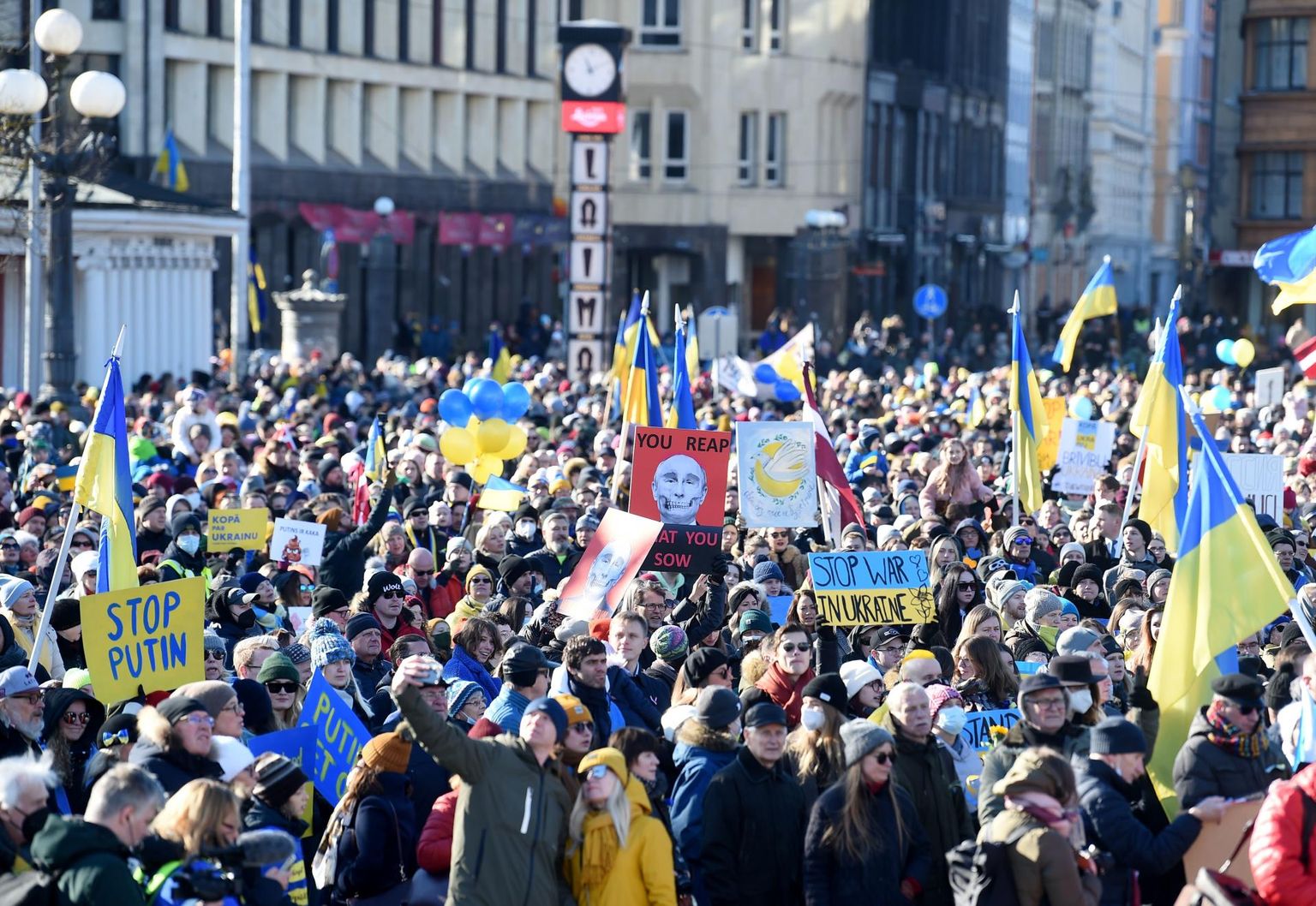 Sõjavastane meeleavaldus Riias 5. märtsil. 