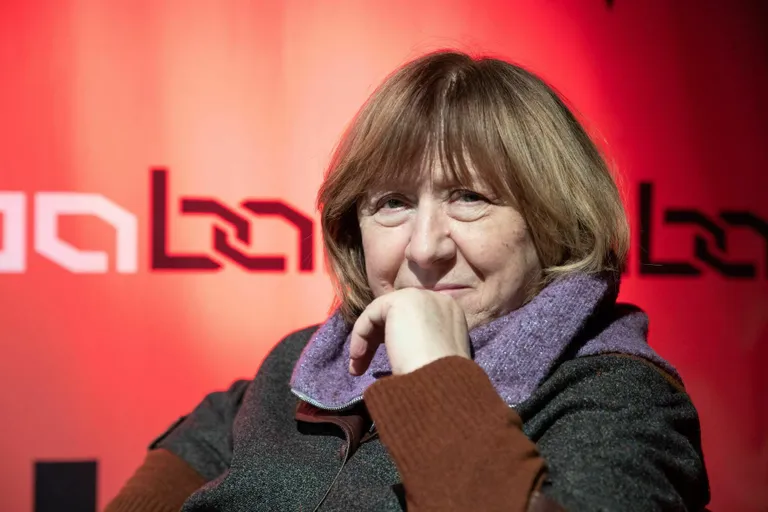 Nobeli kirjandusauhinna laureaadi Svetlana Aleksijevitši raamatud on pühendatud üksikinimeste lugude dokumenteerimisele ja nende mõistmisele.
