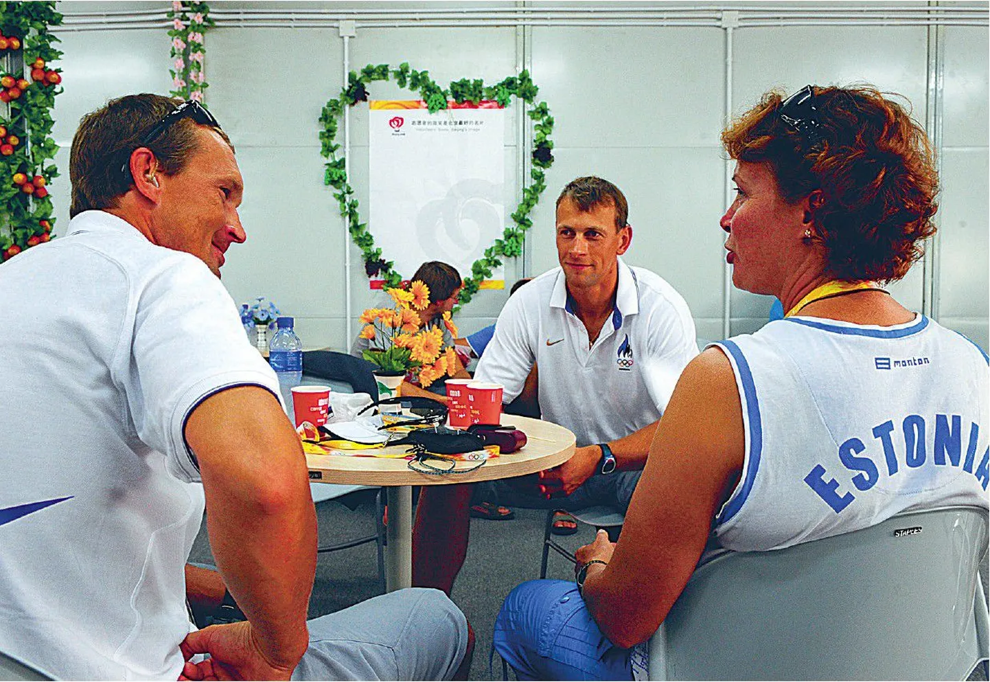 Jüri Jaanson (vasakul) ja Tõnu Endrekson (keskel) loodavad treeneri Tatjana Jaansoni kaasabiga olümpiamängudel kõrgele kohale jõuda.
