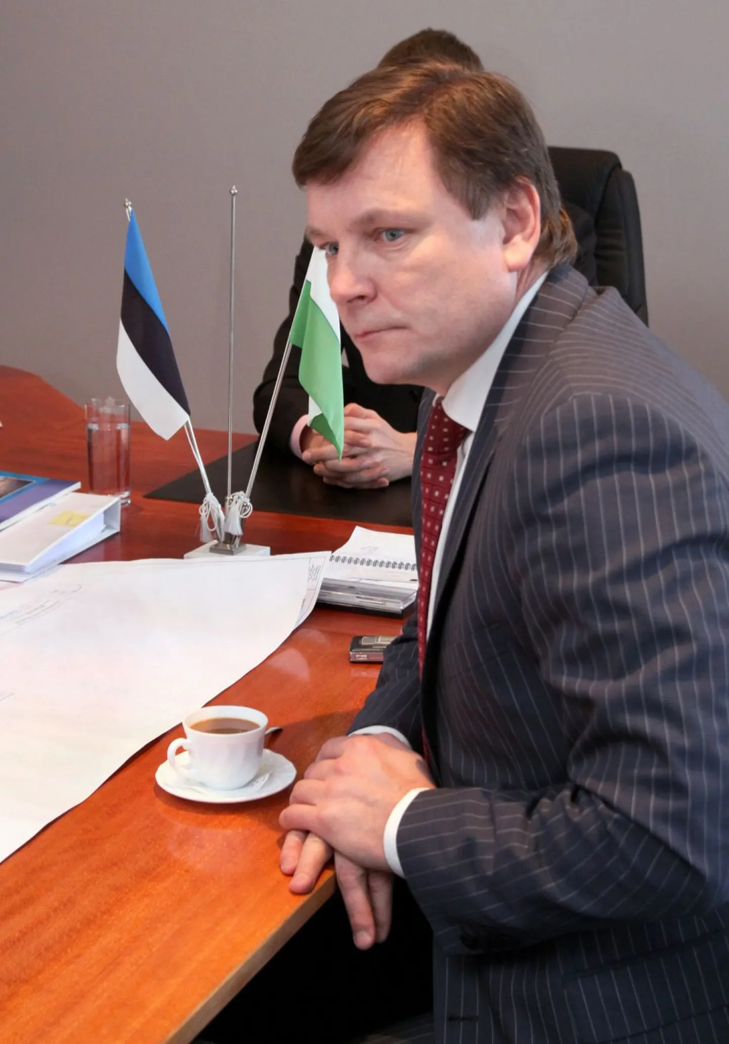 Keskkonnaminister Jaanus Tamkivi juhitav ministeerium tahab lihtsustada kalastamisõiguse saamist ja karmistada karistusi kalapüügikorra rikkumiste eest.