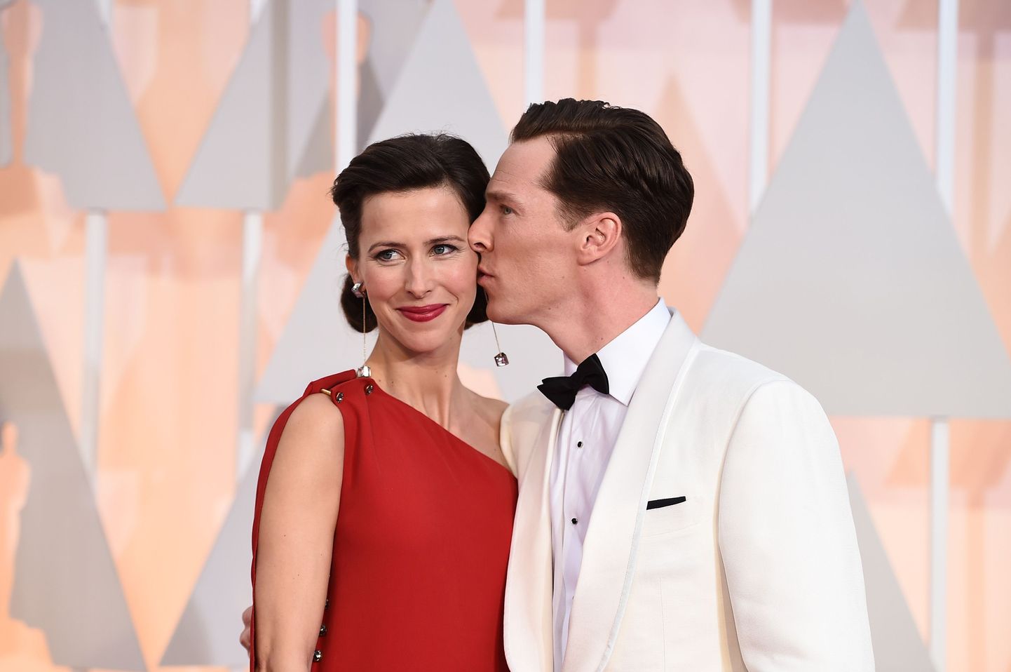 Sophie Hunter, left, and Benedict Cumberbatch arrive at the Oscars on Sunday, Feb. 22, 2015, at the Dolby Theatre in Los Angeles. (Photo by Jordan Strauss/Invision/AP)