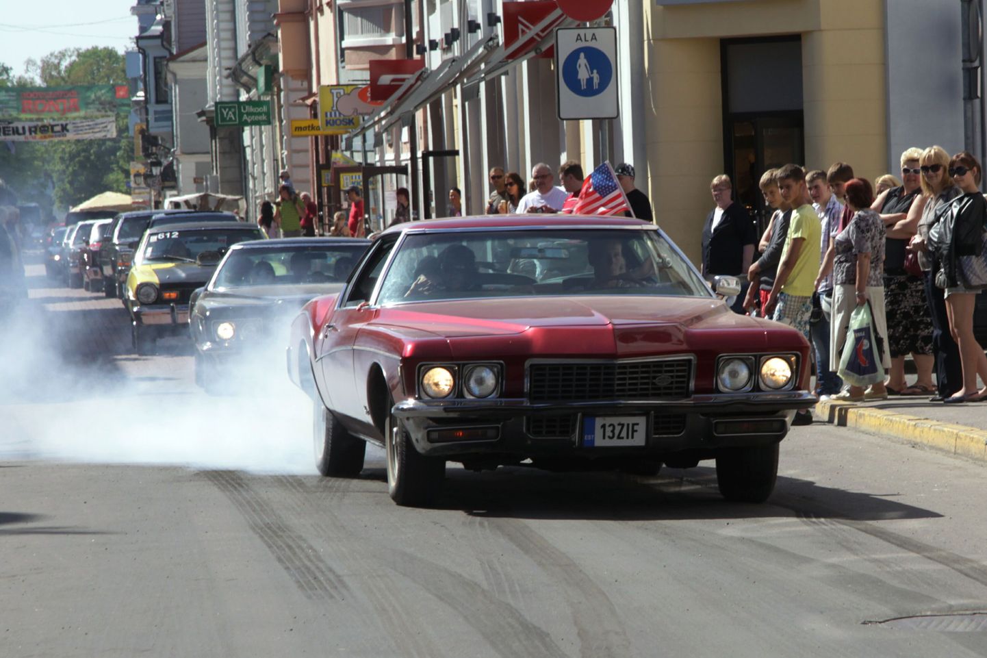 Laupäeval näeb Pärnus Ameerika autosid.