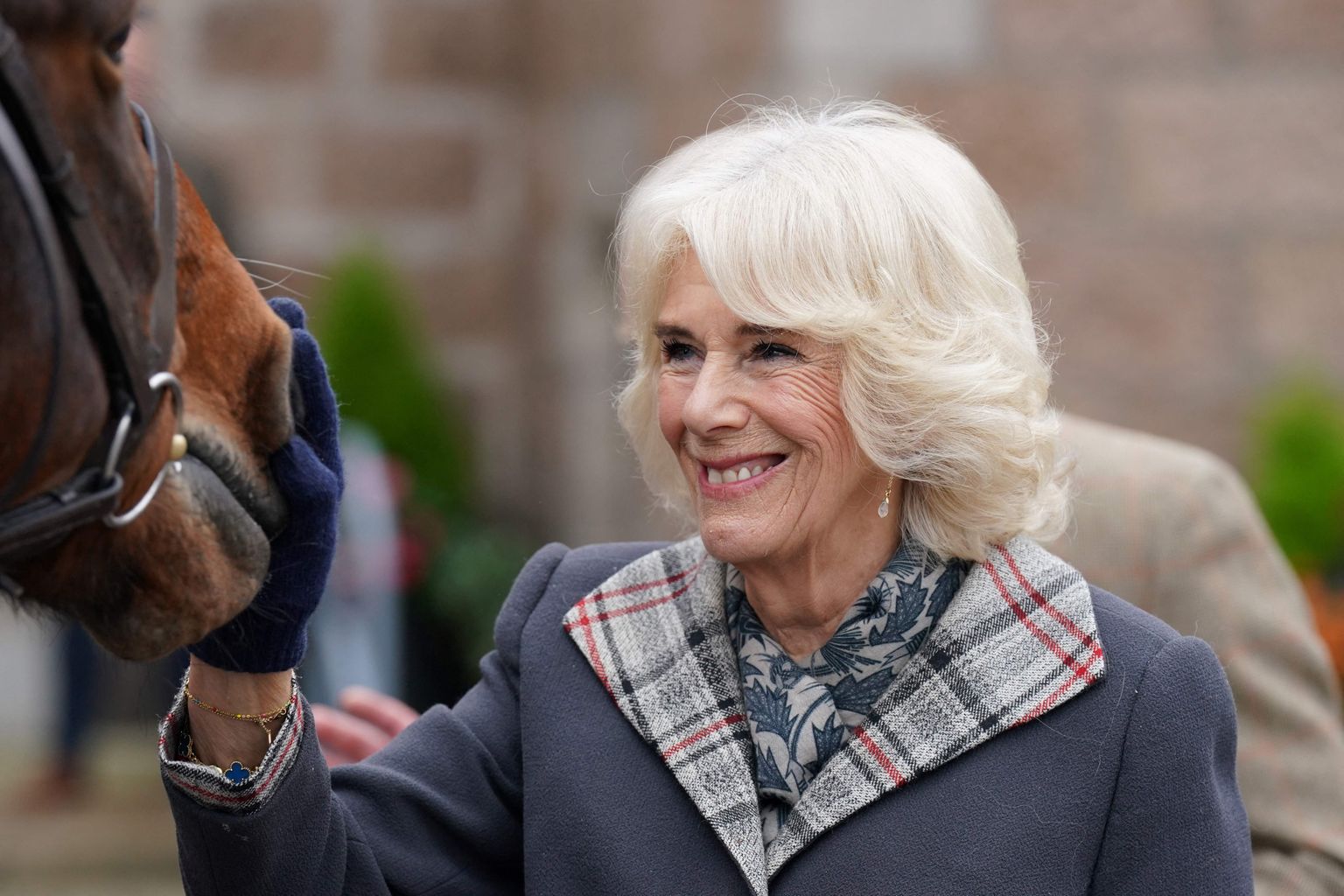 75-aastane Camilla avaldab oma hea füüsilise vormi saladused