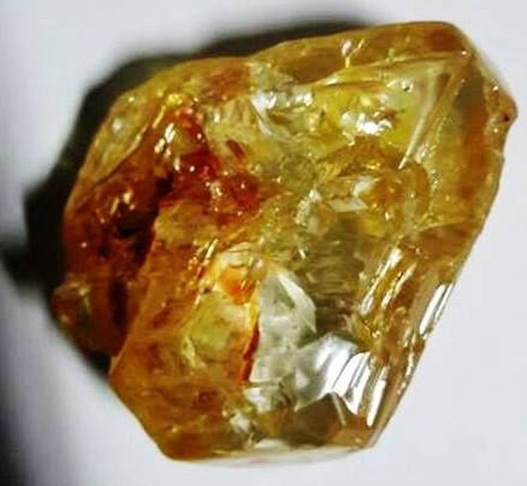 706-karaadine teemant, mille leidis pastor Emmanuel Momoh / Handout/Reuters/Scanpix