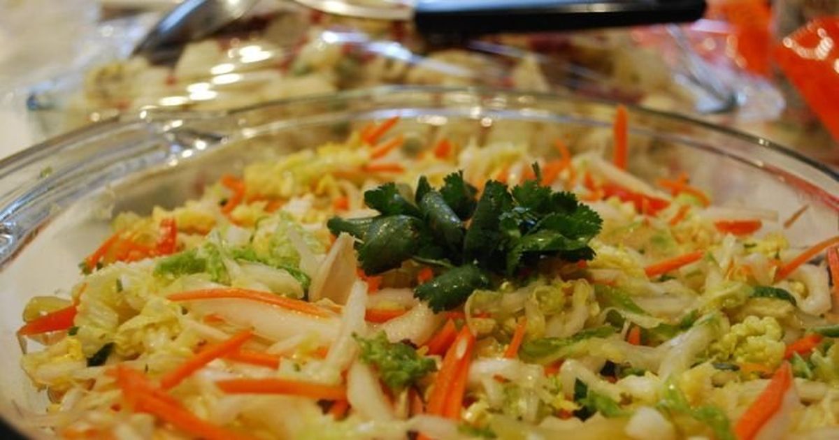 Жарен китайский капуста. Салат китайский. Пекинский салат. Салат из китайской капусты. Китайский капустный салат.