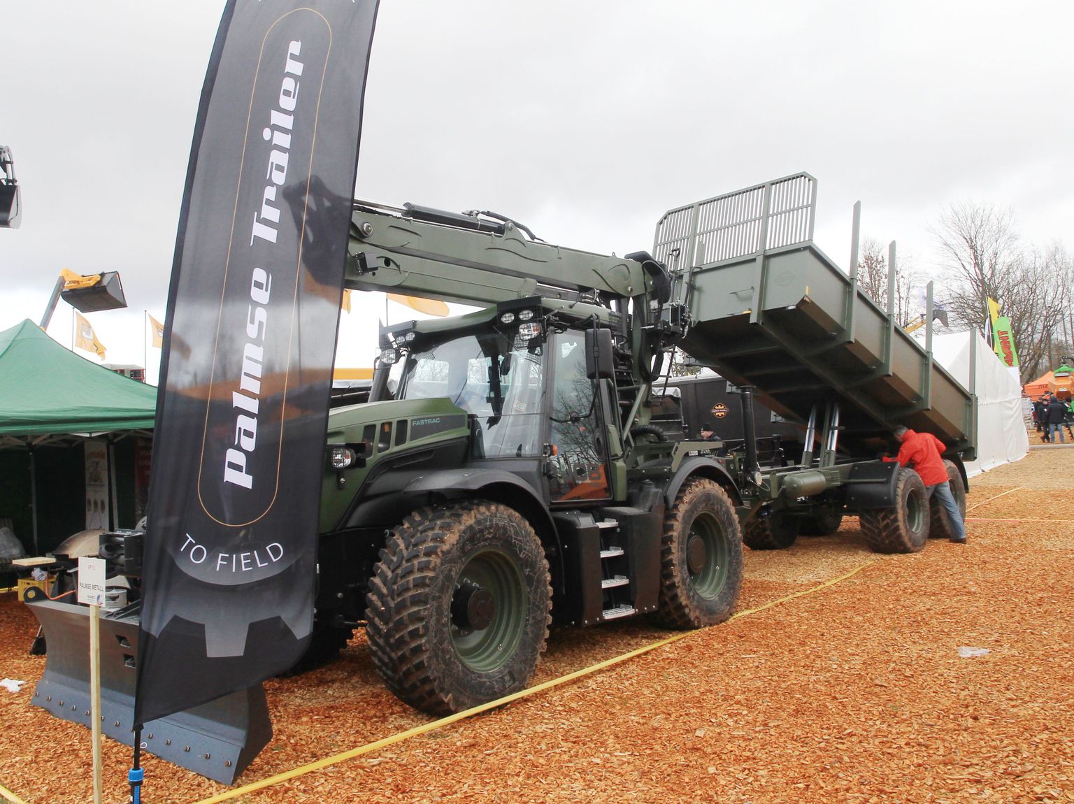 Eesti kaitsejõudude vajadustele kohandatud Fastraci traktori militaarmudel.