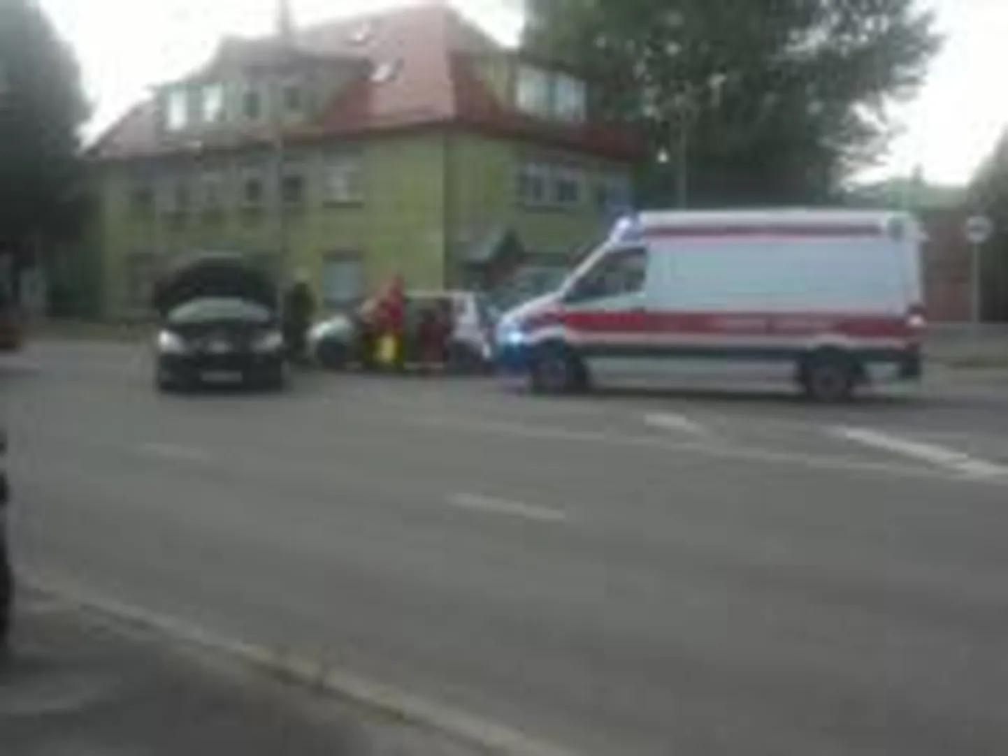 Liiklusõnnetus Pärnus Jannseni ja Uus-Sauga tänava ristmikul.
