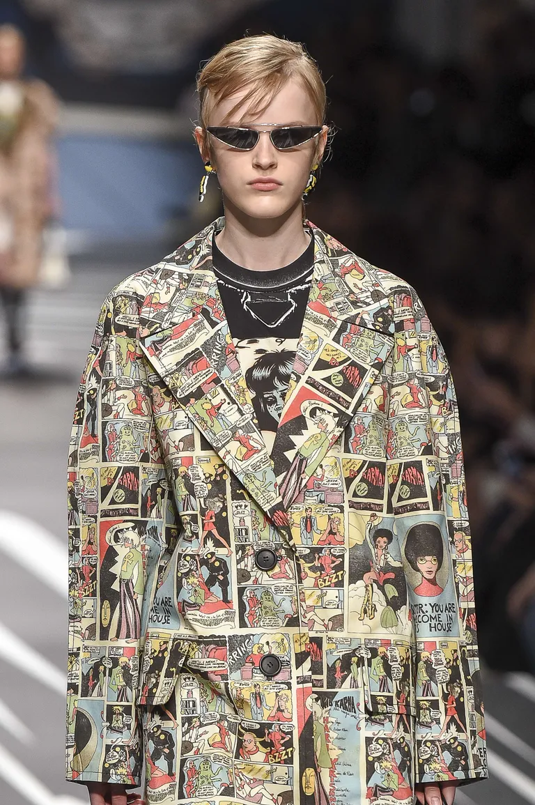 Prada päikeseprillid.