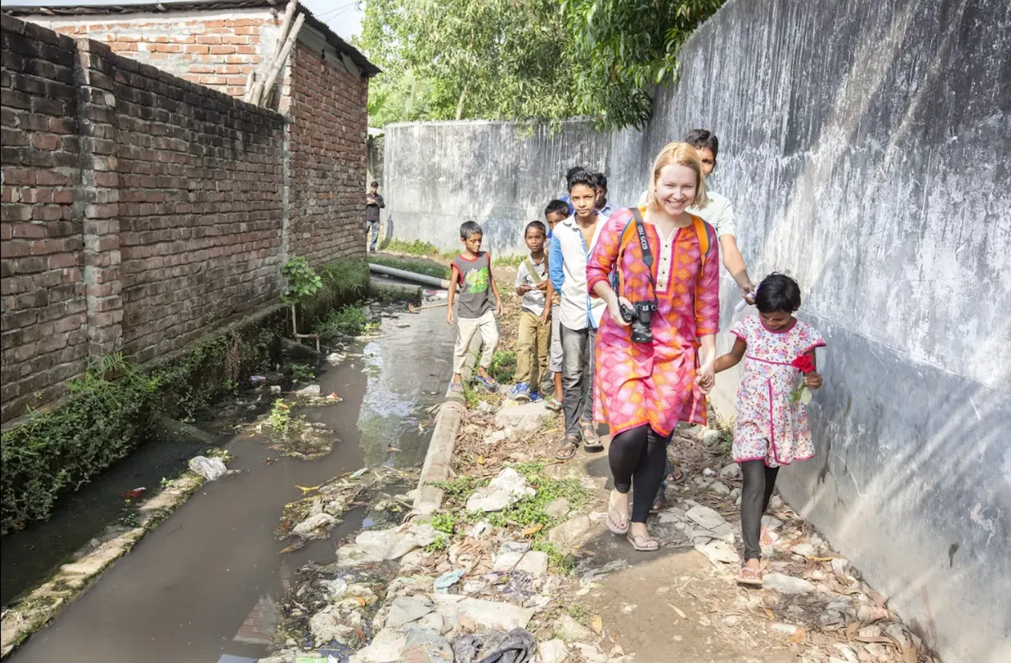 Katrin Winter Bangladeshis Gawairis olukorraga tutvumas.