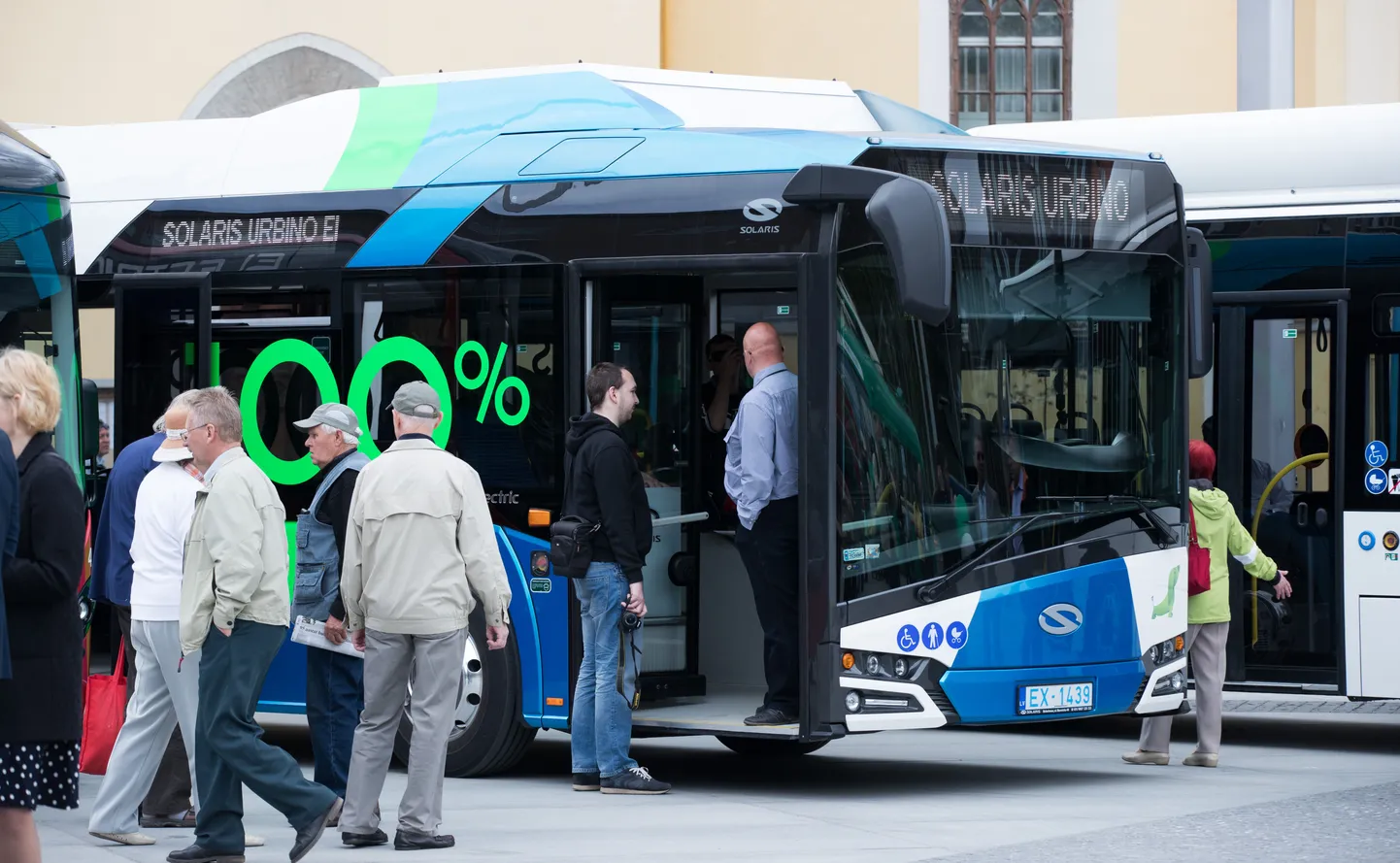 Solaris Urbano hübriidbuss.