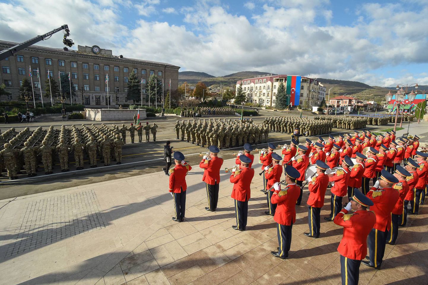 Aserbaidžaani sõjaväeparaad Mägi-Karabahhi pealinnas Xankəndis (Stephanakertis) 8. novembril 2023.
