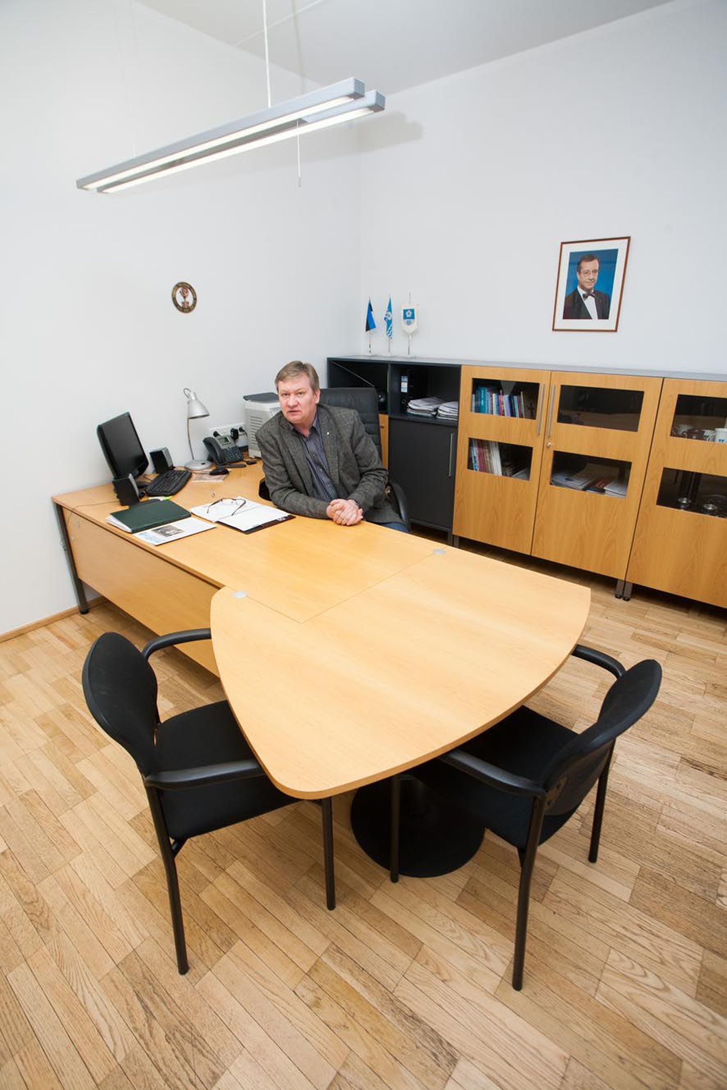 Vähem kui kahe aasta pärast võidakse Roosna-Alliku vallavanema Peeter Saldre kabinetist  juhtida Järvamaa suurimat omavalitsust.