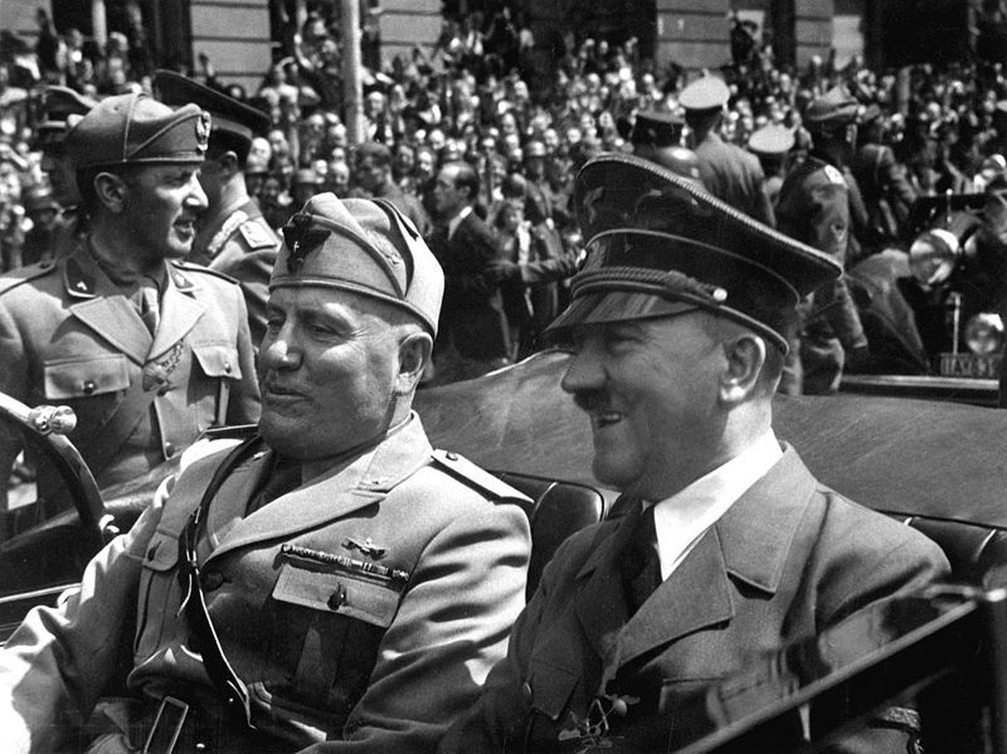 Adolf Hitler koos Itaalia diktaatori Benito Mussoliniga 1940. aastal Münchenis