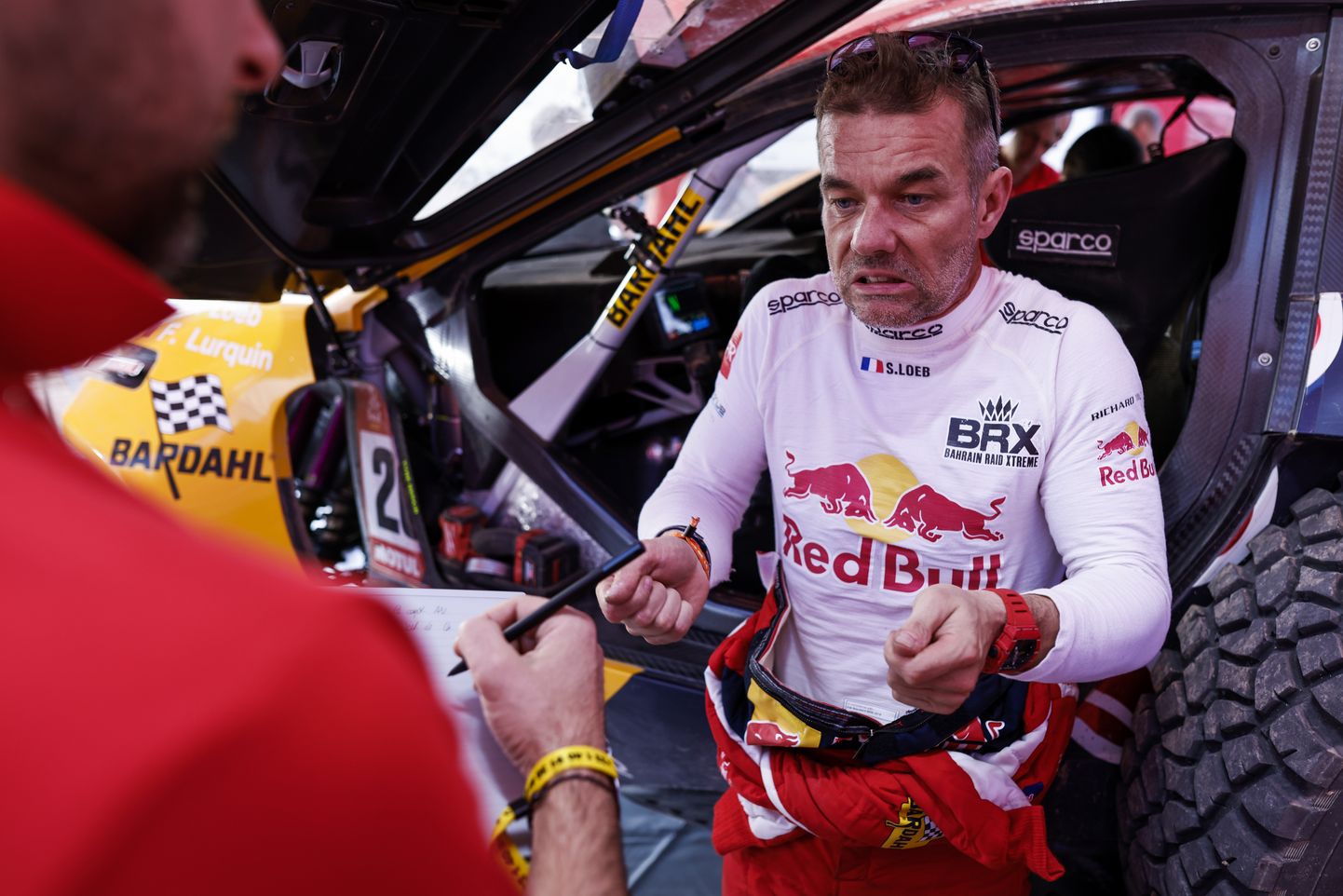 Pettunud Sébastien Loeb Dakari ralli teise kiiruskatse finišis, kus tema teekond kauaoodatud esimese kõrberalli võiduni sai järjekordse tagasiöögi.