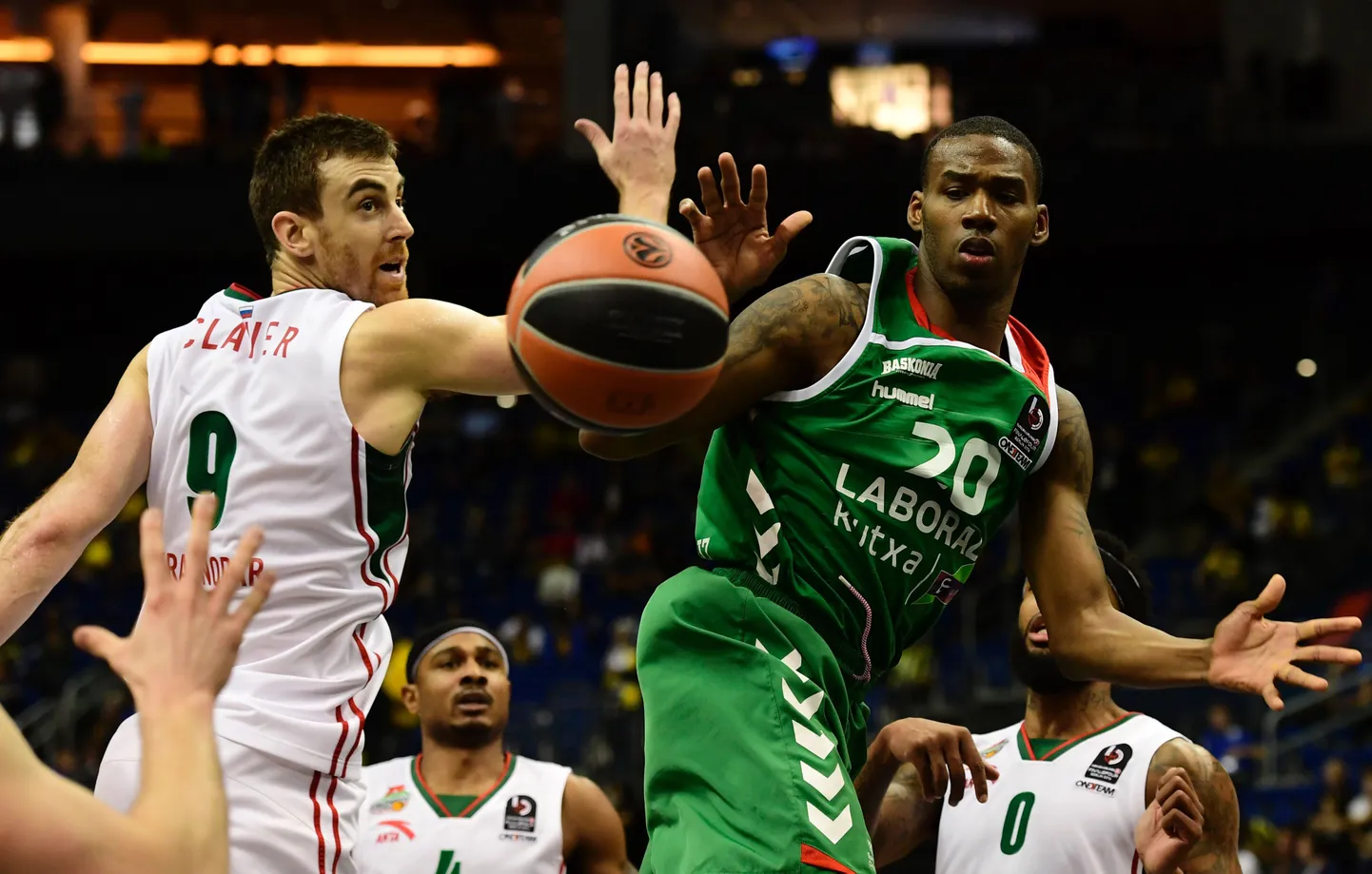 Krasnodari Lokomotiiv Kuban alistas Euroliiga pronksimängus Hispaania klubi Vitoria Laboral Kutxa.