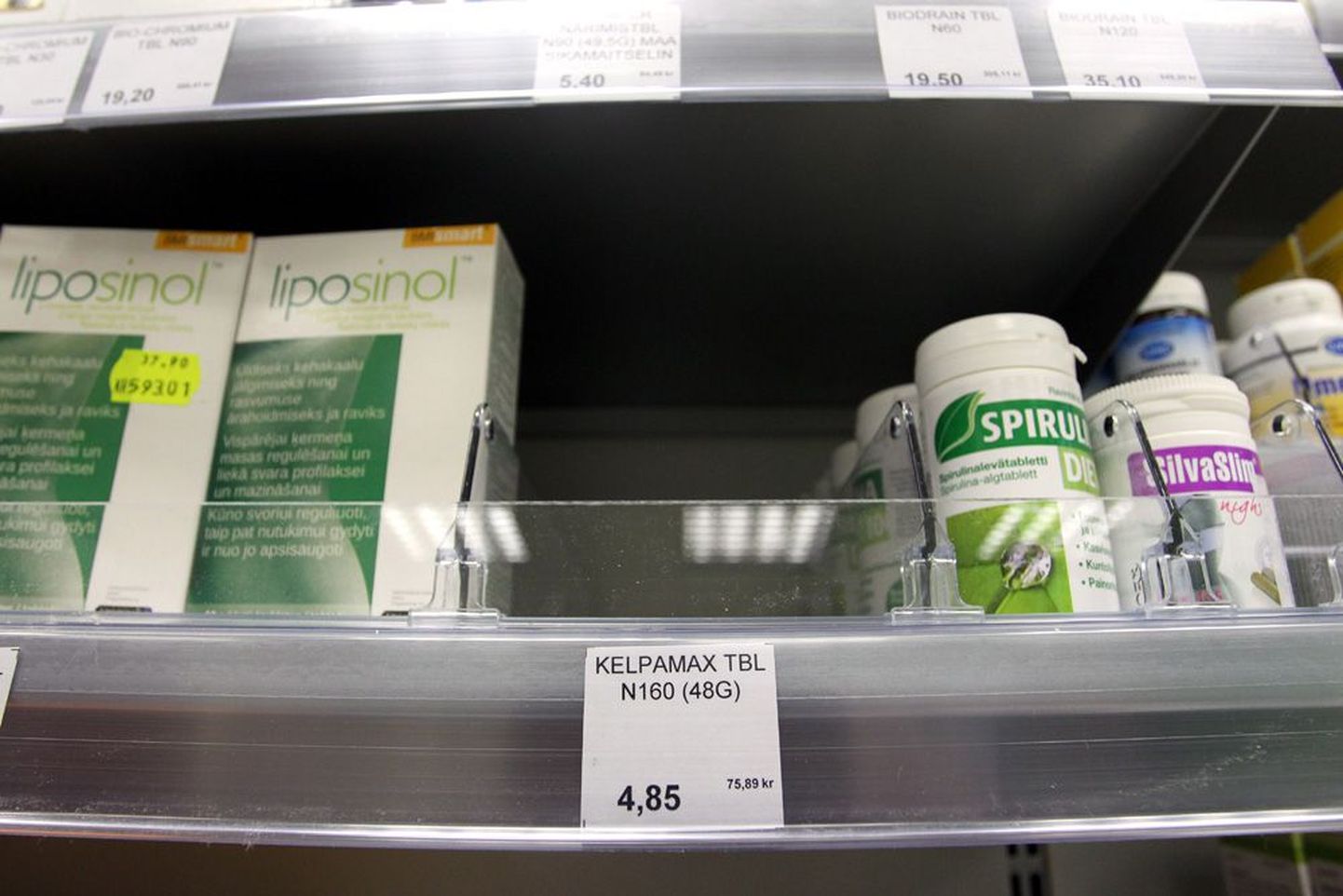 Полка с йодосодержащим препаратом Kelpamax в столичной аптеке Sikupilli опустела в считанные дни.