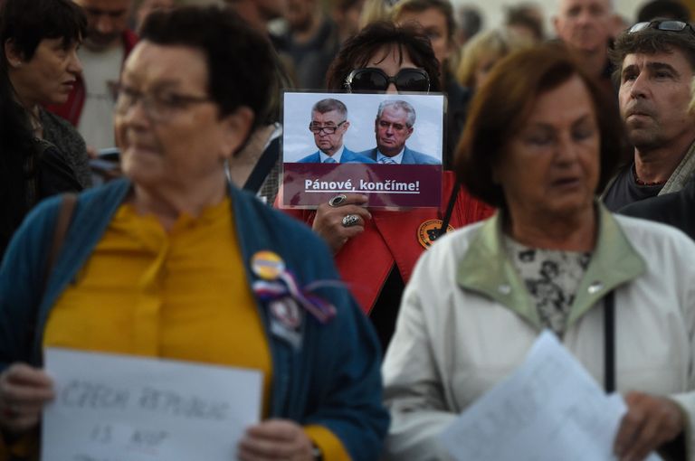 Tšehhi presidendi Milos Zemani ja Andrej Babise vastane meeleavaldus. Foto: MICHAL CIZEK/AFP/Scanpix