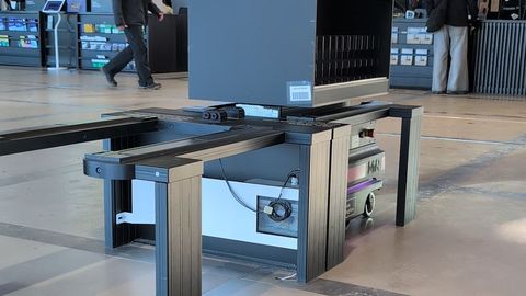 PILTUUDIS ⟩ Appi, robot viis raamaturiiuli ära!