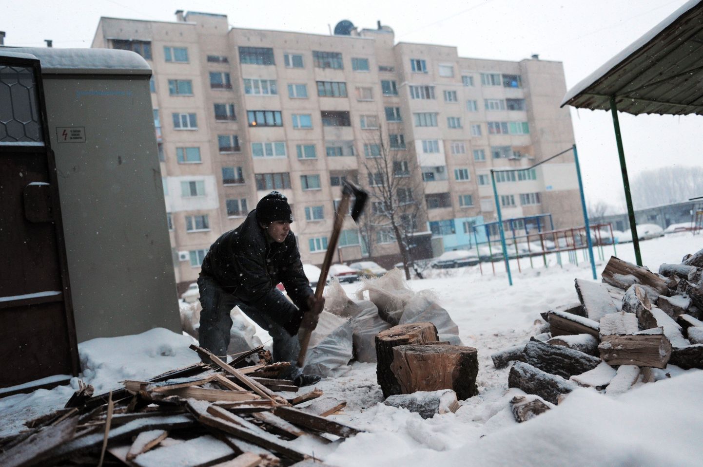 Vene gaasist ilma jäänud bulgaarlased püüdsid jaanuaris sooja saada ahjukütte abil.