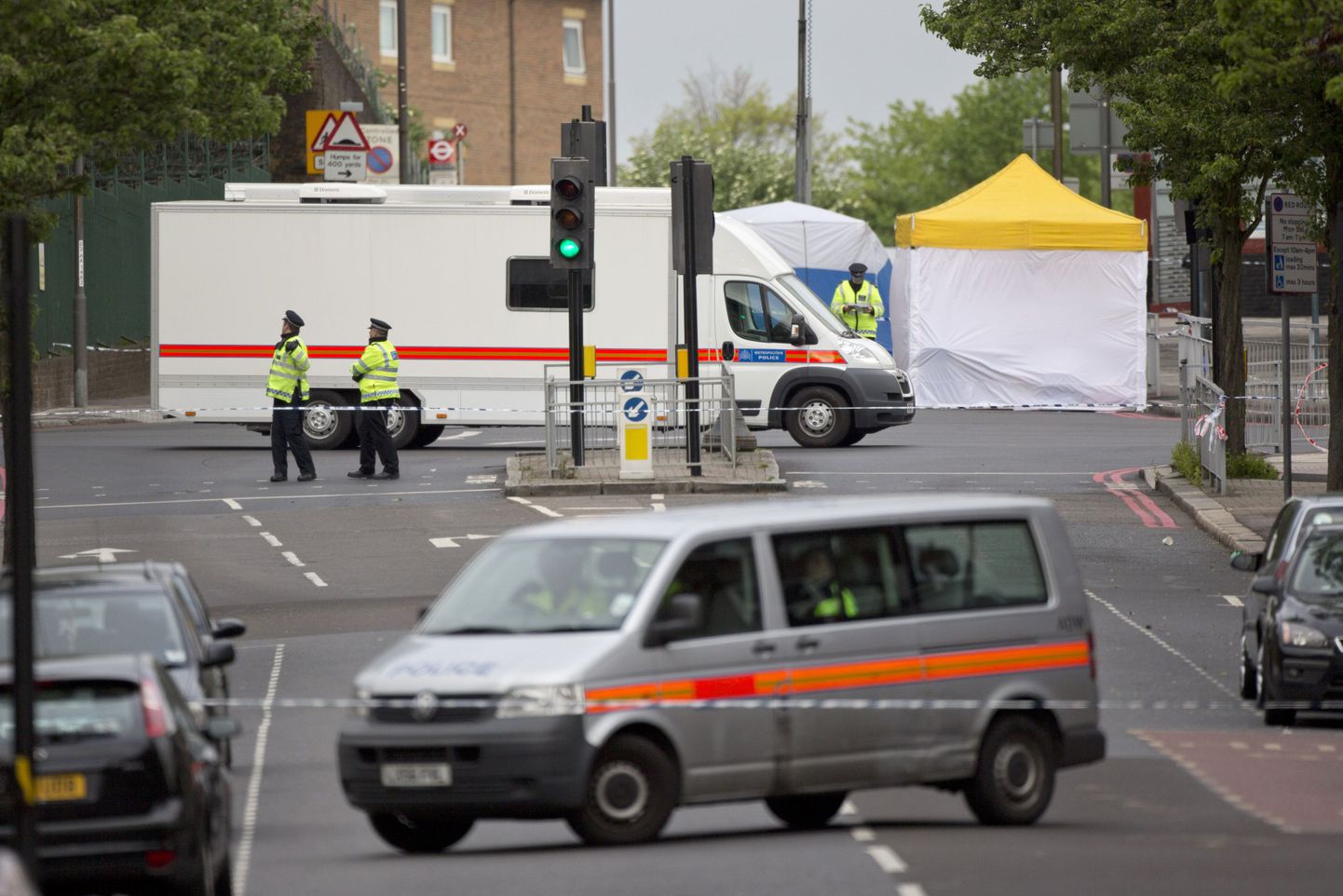 Британская полиция отпустила под залог шестерых из девяти человек, задержанных по подозрению в причастности к зверскому убийству исламистами в Лондоне солдата Ли Ригби.