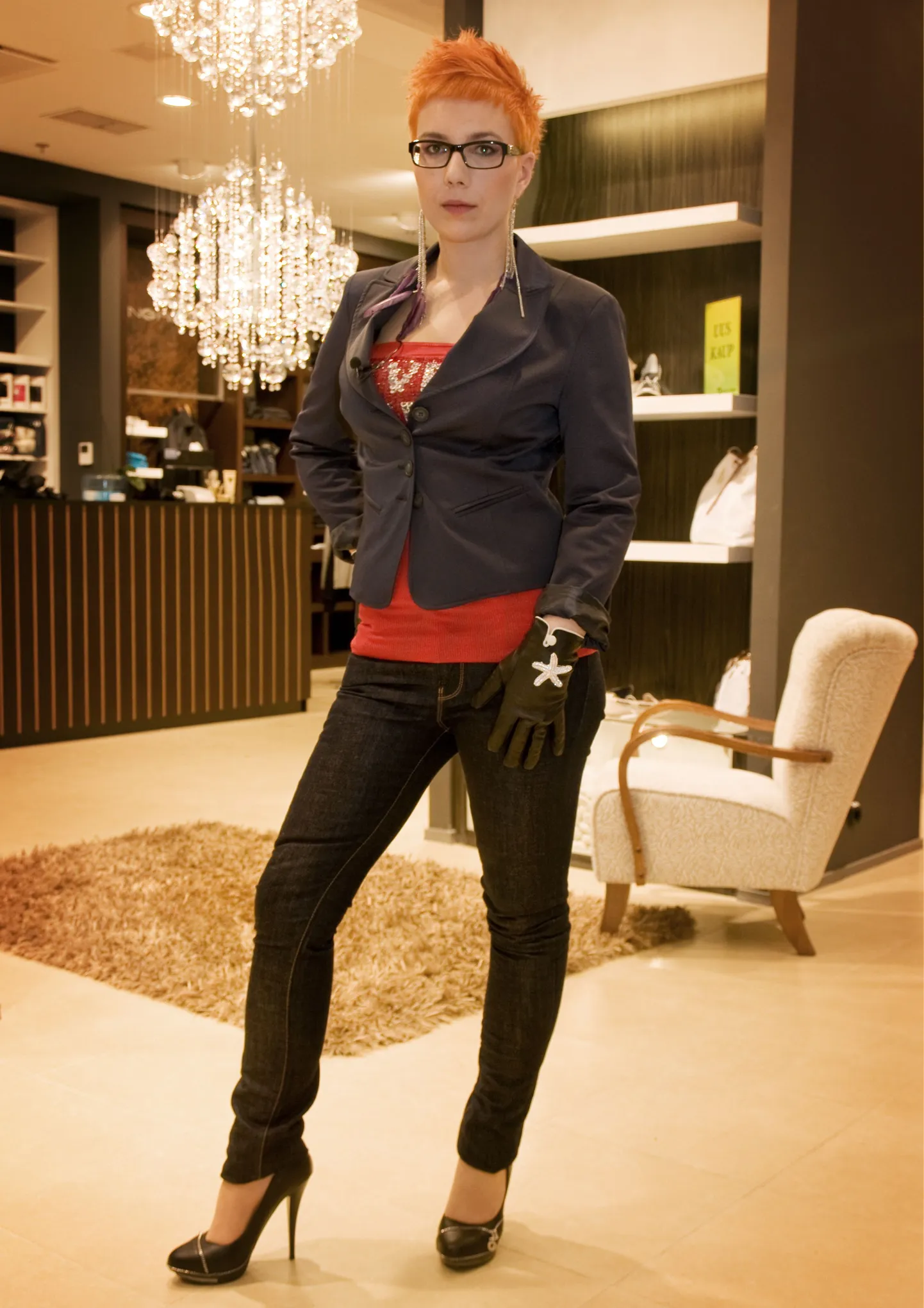 Jane pärast muutumist. Järve Keskus: riided - Denim Dream ja Oviesse Collection, kingad - NS King, pesu - Marylin, ehted - Expressions, prillid - Eagle Vision.
